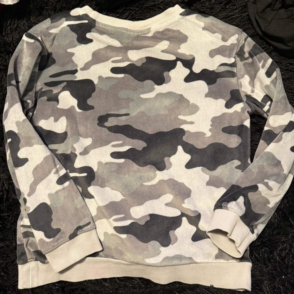 2 pieces Reebok Classic White Kids Tee & sweater - Picture 5 of 5
